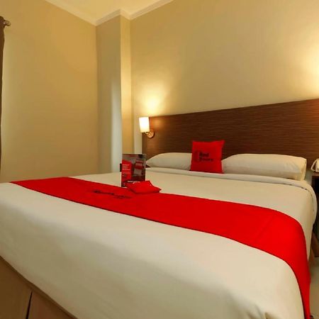 Reddoorz Plus Near Pantai Losari Makassar Eksteriør billede