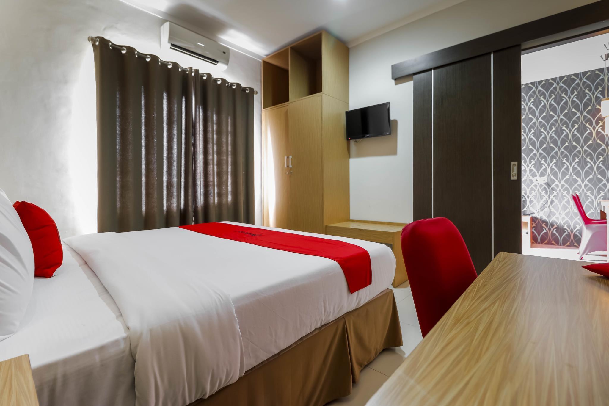 Reddoorz Plus Near Pantai Losari Hotel Makassar Eksteriør billede