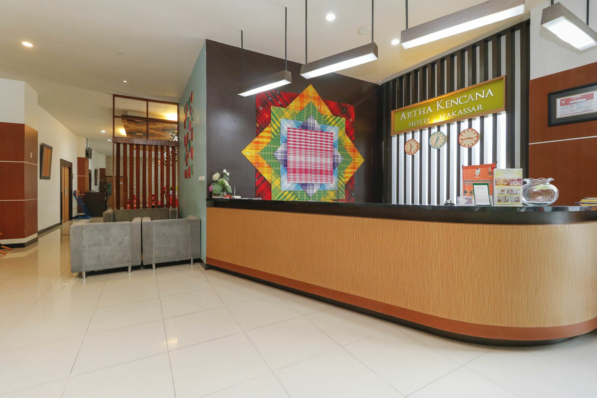 Reddoorz Plus Near Pantai Losari Hotel Makassar Eksteriør billede