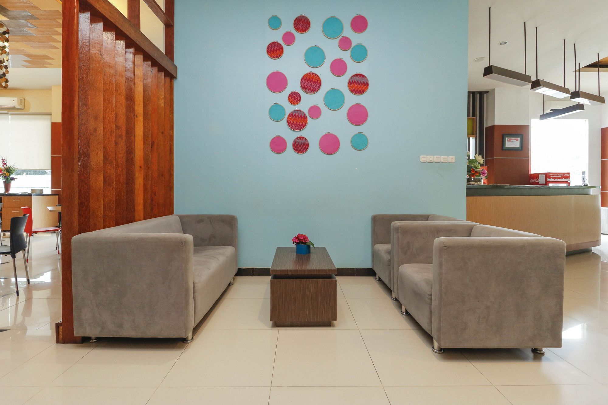 Reddoorz Plus Near Pantai Losari Makassar Eksteriør billede