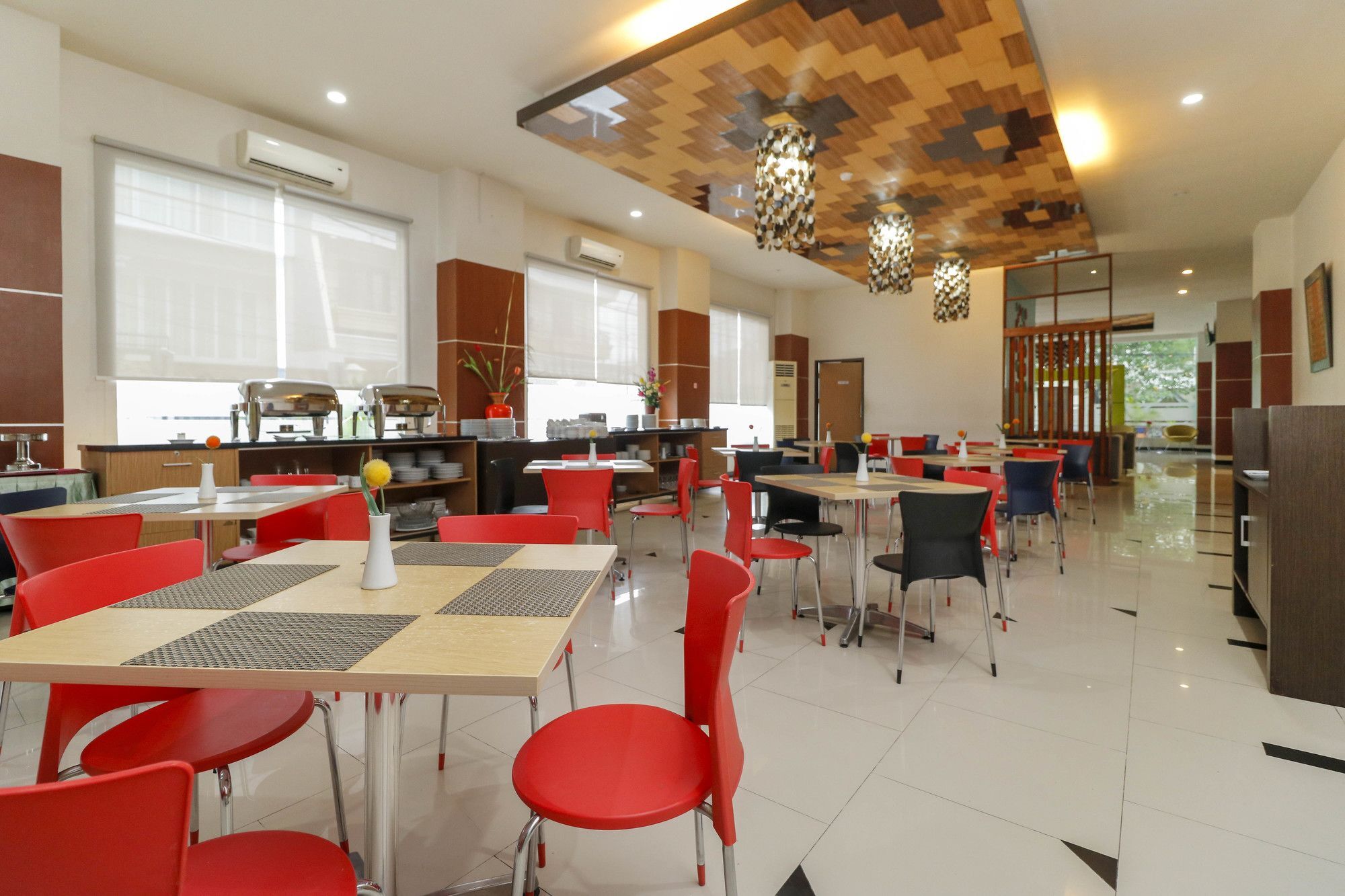 Reddoorz Plus Near Pantai Losari Makassar Eksteriør billede
