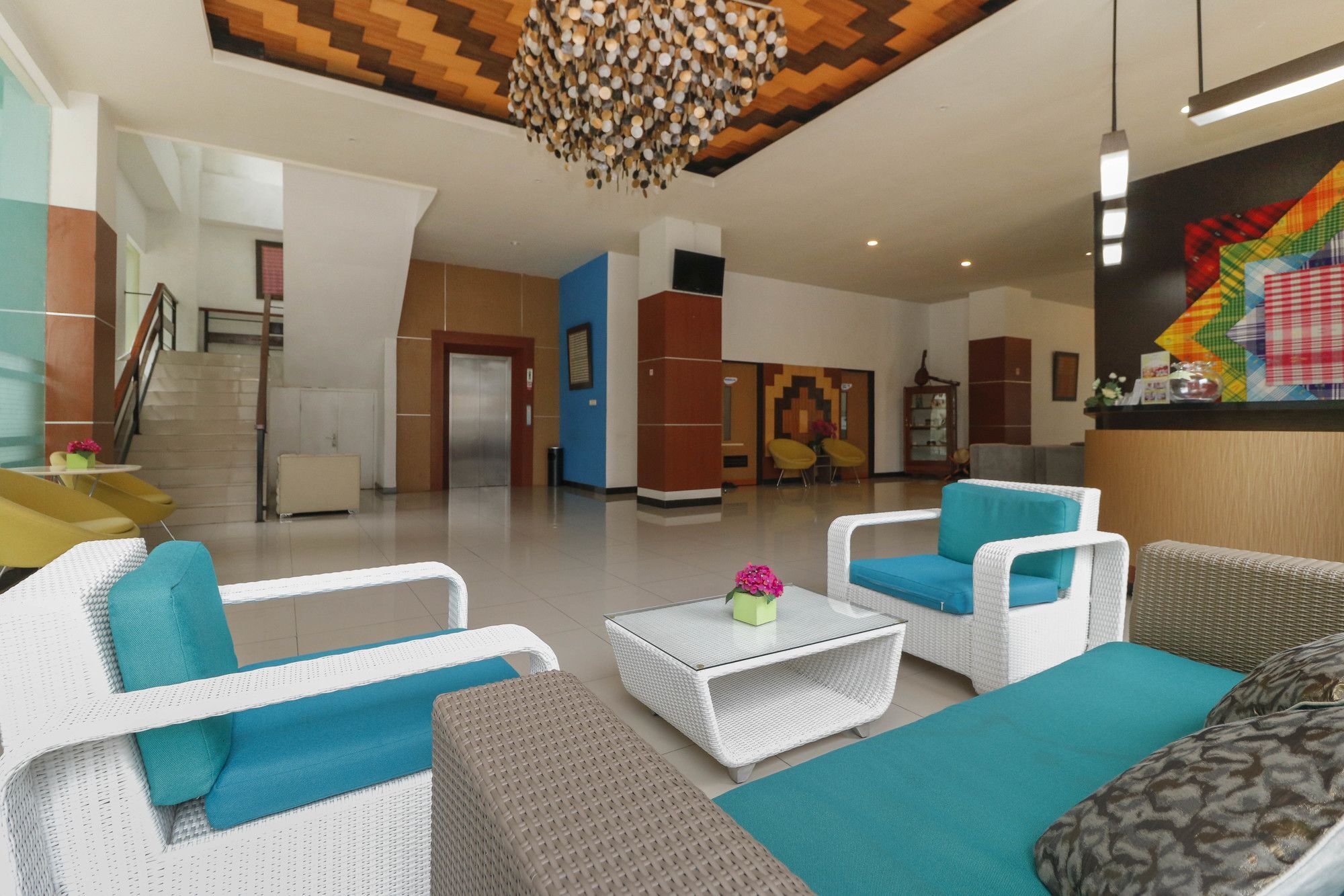 Reddoorz Plus Near Pantai Losari Makassar Eksteriør billede
