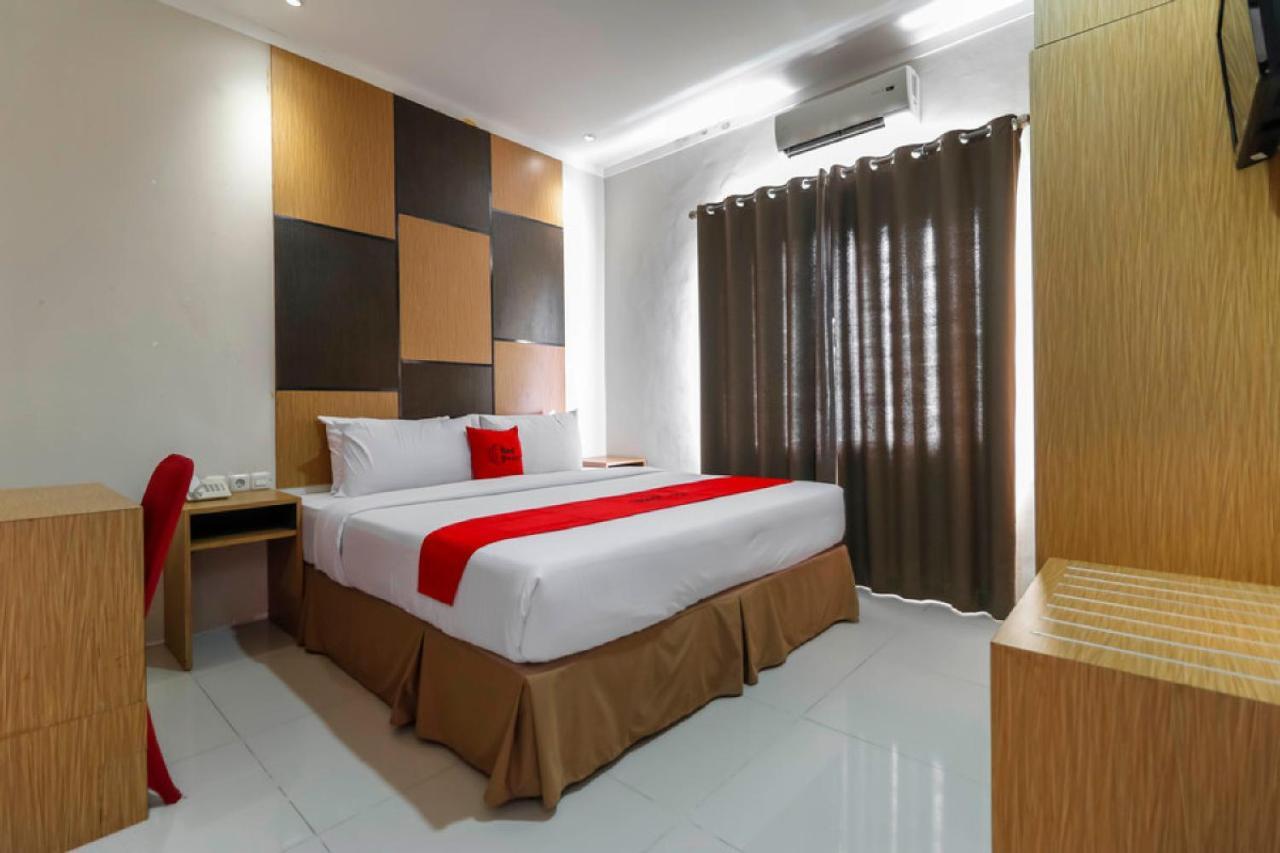 Reddoorz Plus Near Pantai Losari Makassar Eksteriør billede