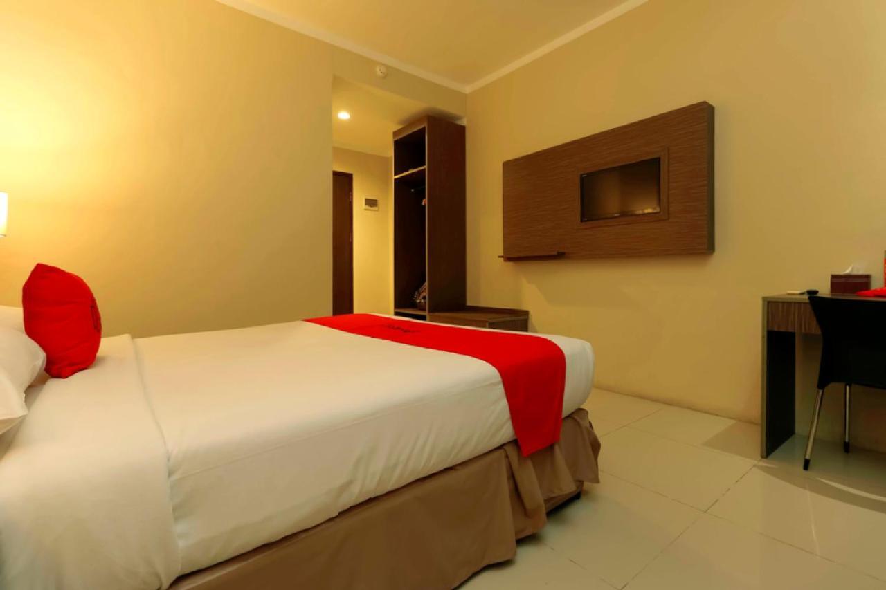 Reddoorz Plus Near Pantai Losari Makassar Eksteriør billede