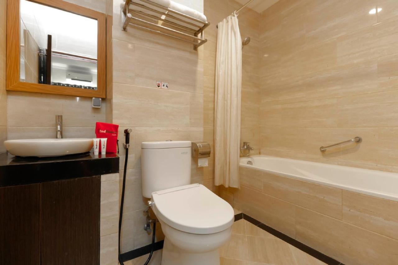 Reddoorz Plus Near Pantai Losari Makassar Eksteriør billede